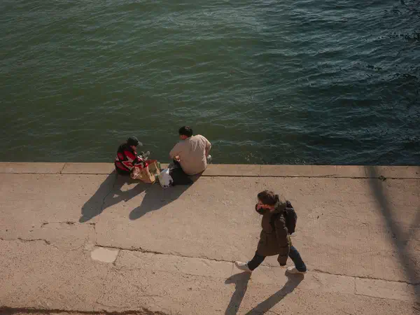 Photography: An afternoon on the bank of the Seine, Paris.