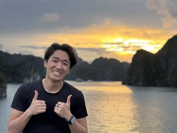 Ha Long Bay, Vietnam: Sunset among the limestone islands of Ha Long Bay.